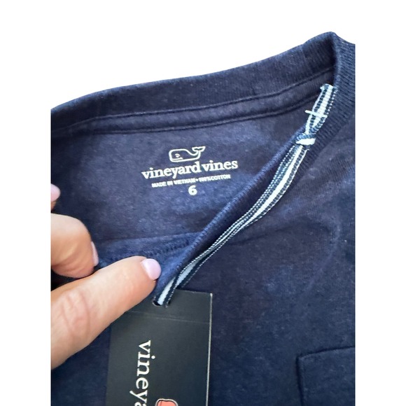 Vineyard Vines Boys Blue Long Sleeve Whale Logo Pocket Shirt Size 6 NWT - Picture 3 of 3